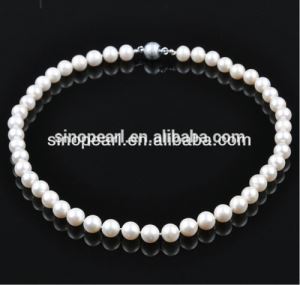 Sweater Pearl Necklace