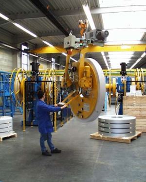 Coil Handling With Suction Lift
