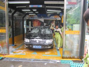 Fixed touchless car wash machine