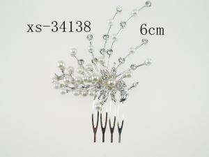 Graceful Pearl Party Hair Combs