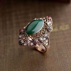 Vintage style Coffee Gold Plated Archaize Gem Ring for charm lady, fashion rhombus ring with green gemstone