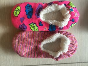 Children's lovely indoor slippers with great quality