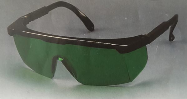 safety glasses with adjustable temples
