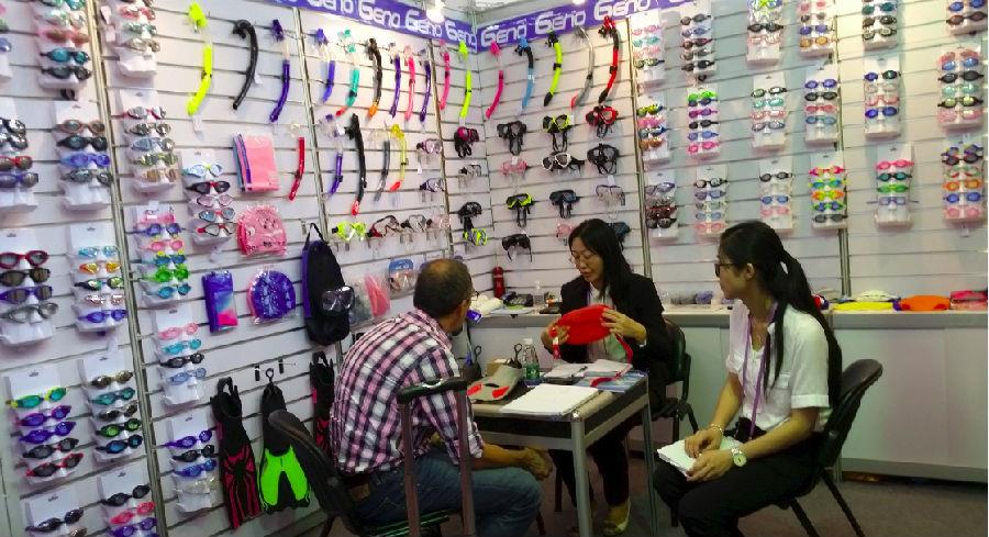Shenzhen Geno swim goggles factory