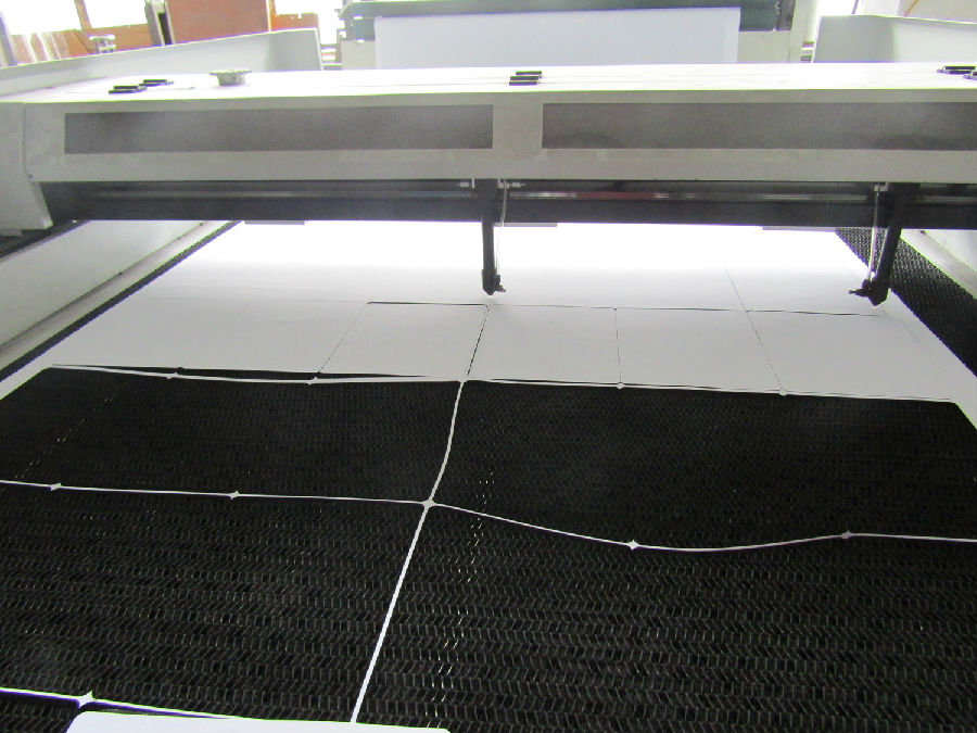 laser cutting machine 2.JPG