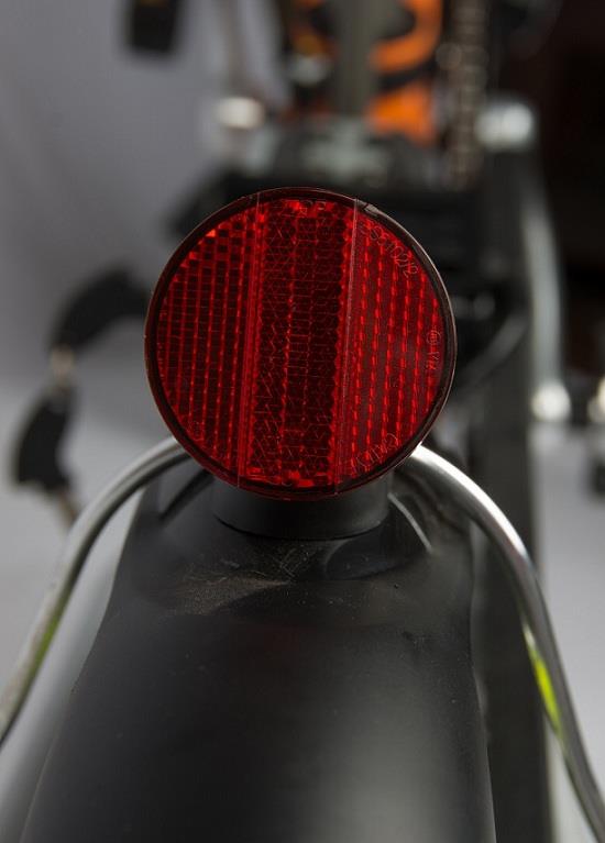 qualified tail light (E-mark and CCC)