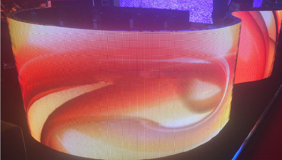 curved led display.png