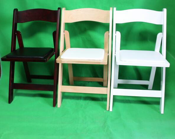 white folding chairs 0 (5).jpg