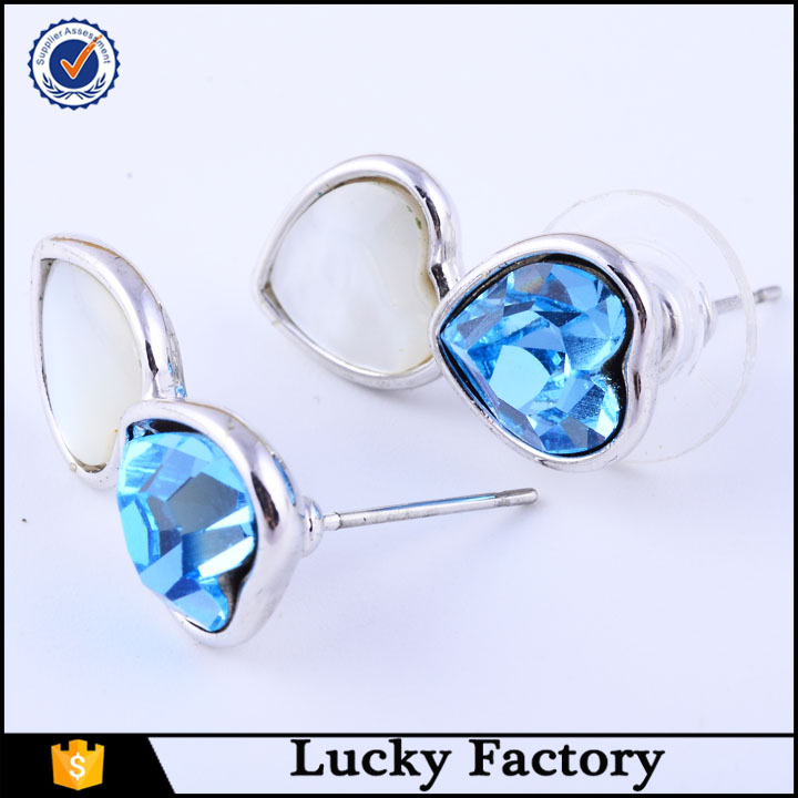 fashion crystal stud earrings.jpg