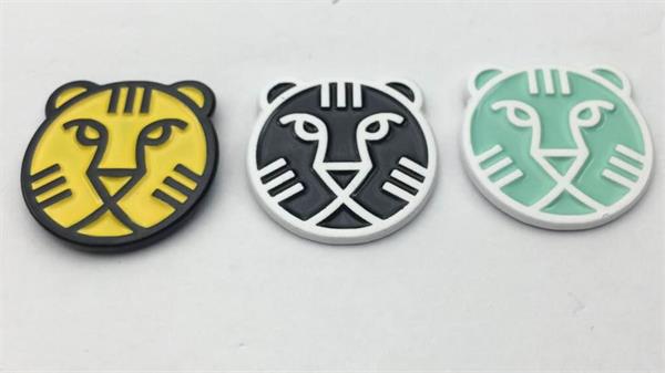 cute tiger lapel pin (2).jpg