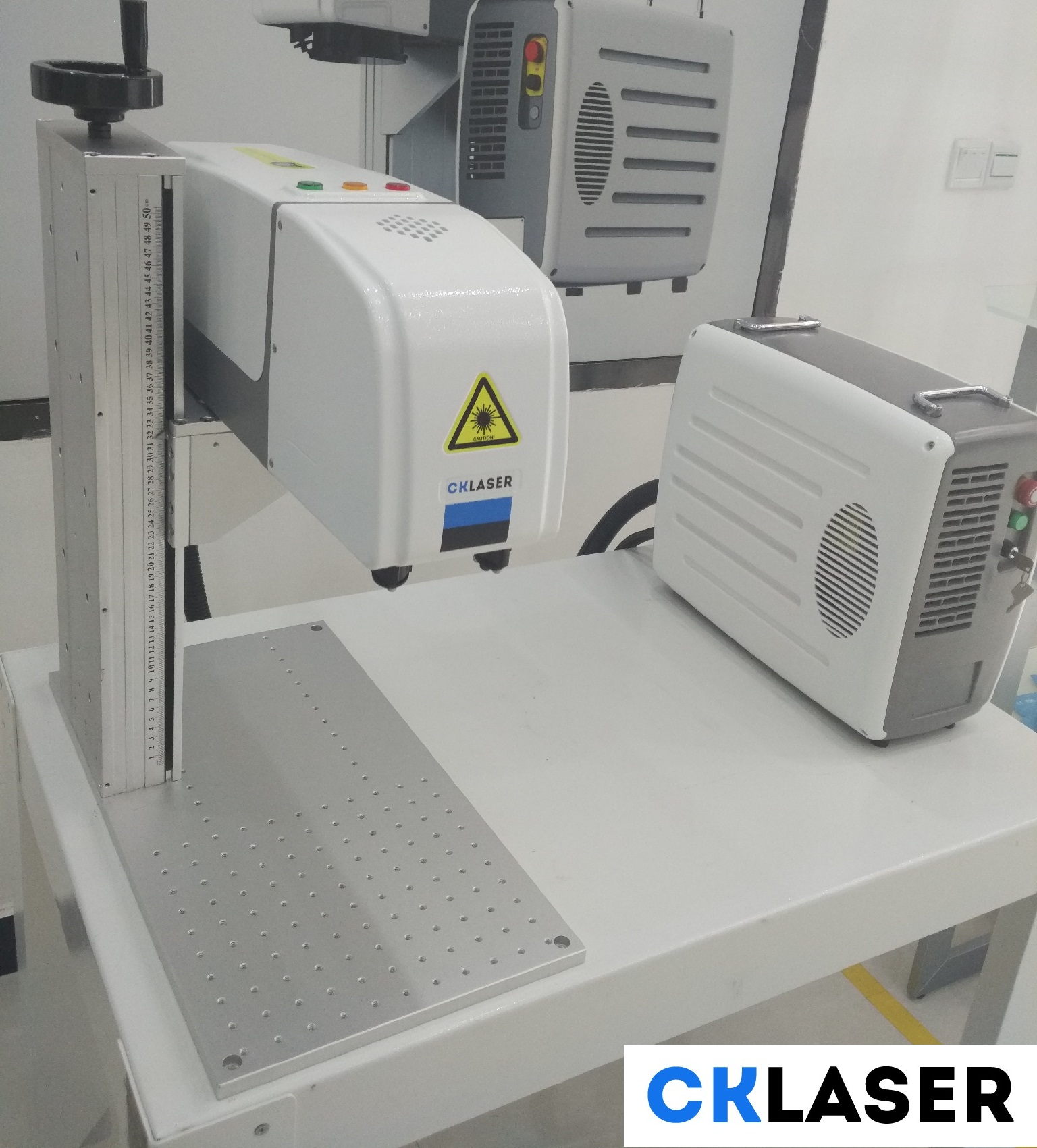 fiber laser engraving machine.jpg