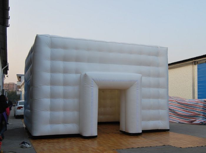 inflatable ice cube tent (13)(001).jpg