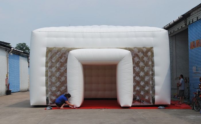 inflatable ice cube tent (18)(001).jpg