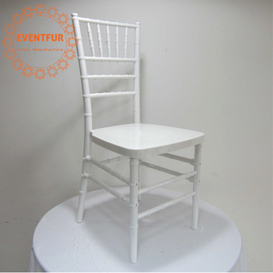 white plastic chiavari chair32.png