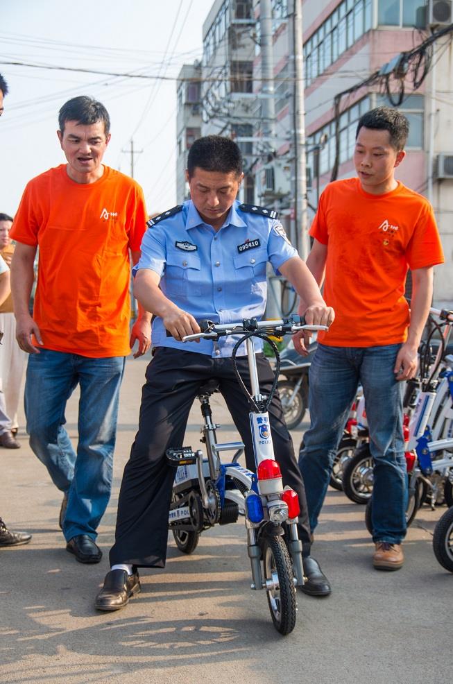 Chinese police testing the e-bike