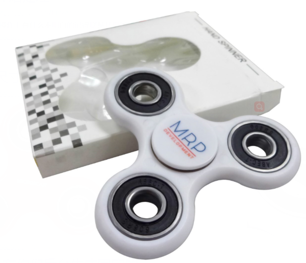 fidget spinner with packing box.png
