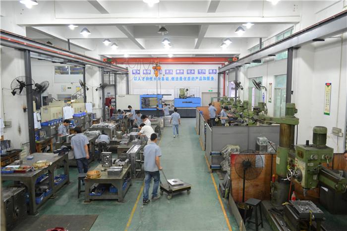 plastic injection mold factory show (1).jpg