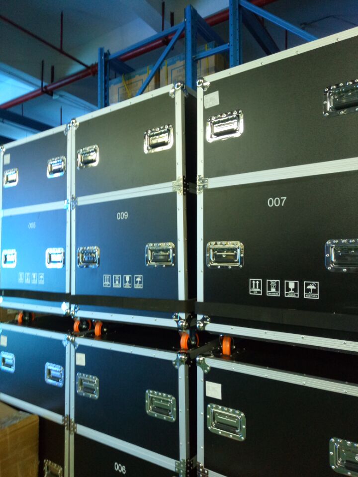  P4.81 HD LED display screen cabinets fly case.jpg