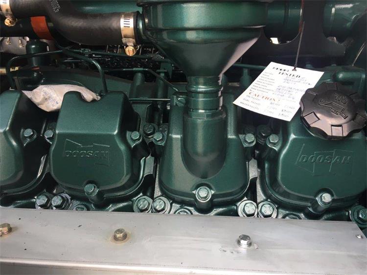 Doosan engine P158LE-1....jpg