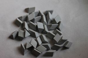 Ceramic Polishing Media In Angle Cut Triangle Shape