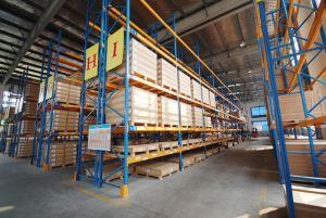 Heavy Duty Selective Pallet Storage Racking System With Wire Mesh Decking