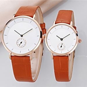 Most Accurate Couple Gift Quartz Movement Wrist Watch with Changeble Leather Strap
