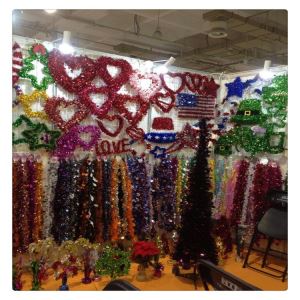 Kinds of Tinsel Garland Fits for Christmas Decorations and Party