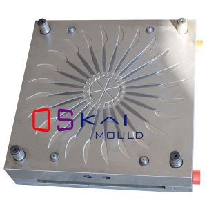 2g PS Material Sharp Enough Injection Knife Mold with Morden Texture and Shot Cycle Time