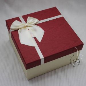 pink cardboard gift boxes