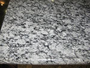 Spray White/Grey White Mist Granite Cost, Wave White Gangsaw Slabs for Sale