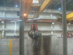 Automatic or Half Automatic Type WTE Cranes Waste To Energy Cranes with Garbage Grab