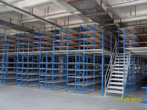 Upright Supported Mezzanine Floor Rack in Industry Warehouse